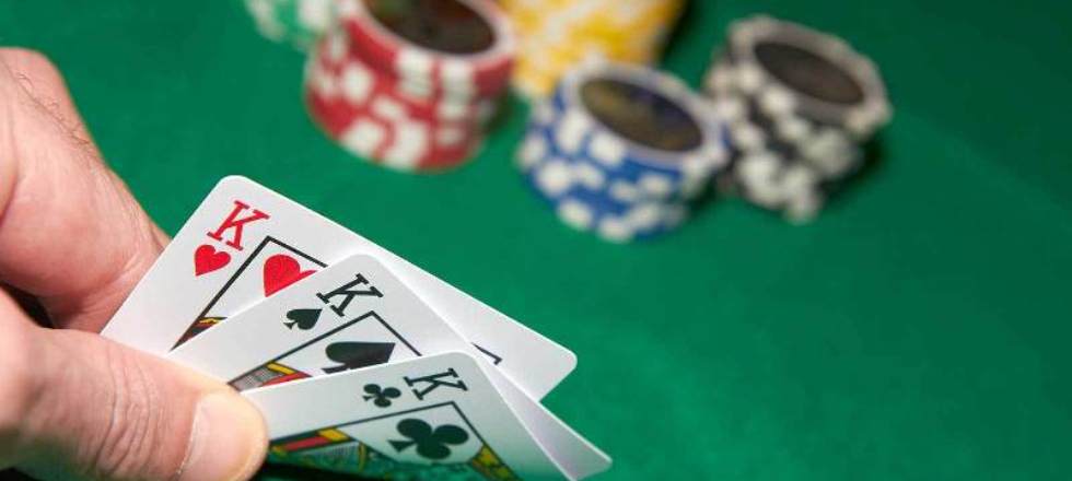 Manfaat Bermain Poker Online